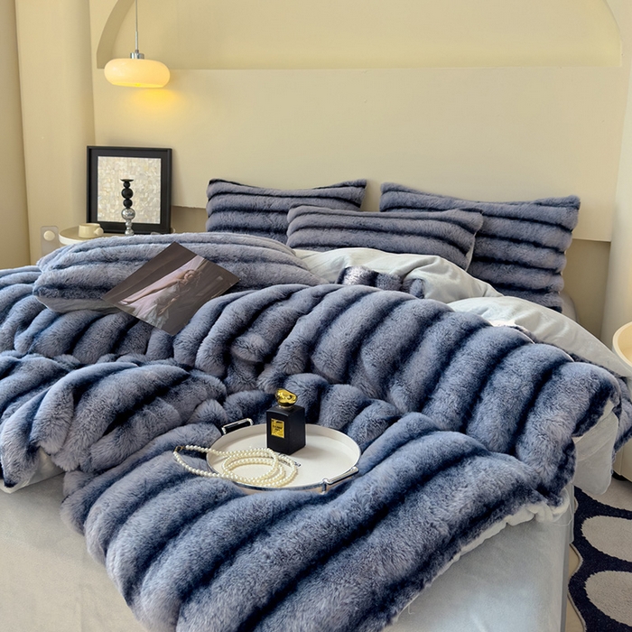 91家纺网 家纺一手货源 找家纺 佰亿莱 2025新款兔兔绒牛奶绒加厚兔毛毯保暖毯子 蓝灰