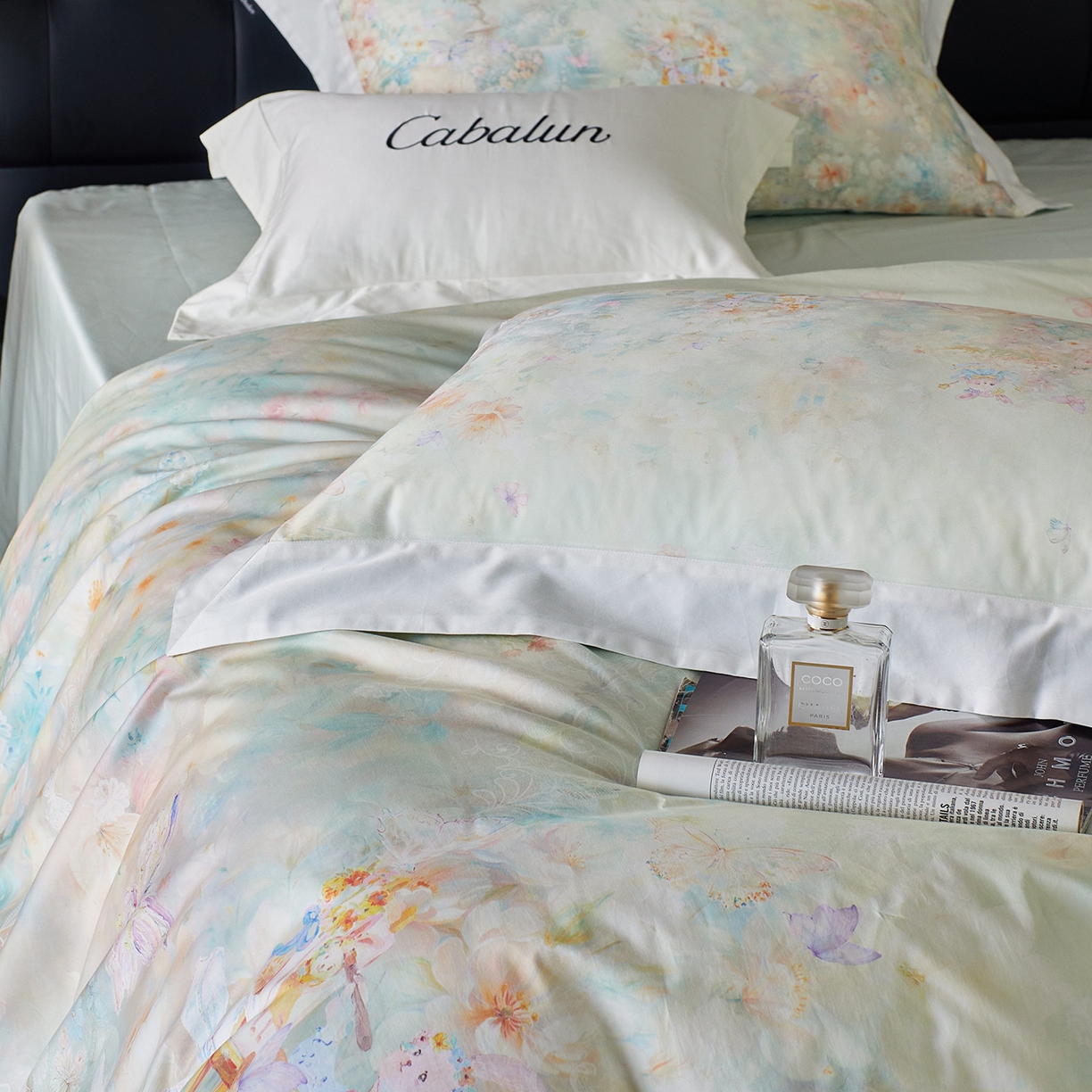 91家纺网 家纺一手货源 找家纺 卡巴伦家纺 2025新款50S超细旦全棉数码印花款四件套（控价298） 花精灵-绿