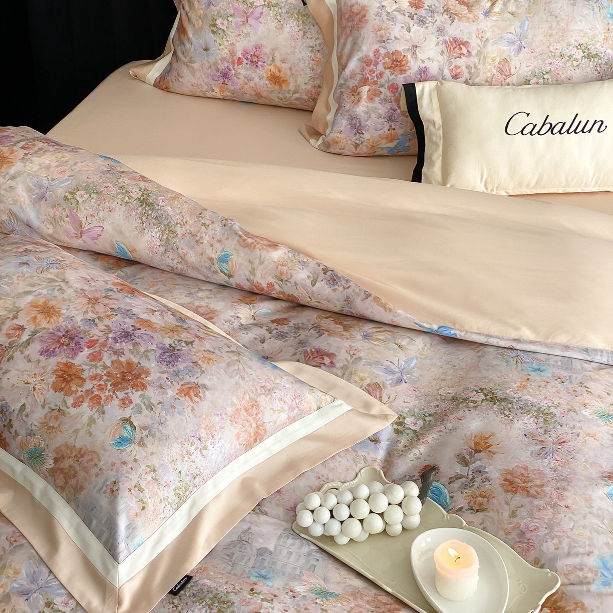 91家纺网 家纺一手货源 找家纺 卡巴伦家纺 2025新款超细旦天丝棉数码印花四件套-花卉（控价328） 碟影（暖玉）