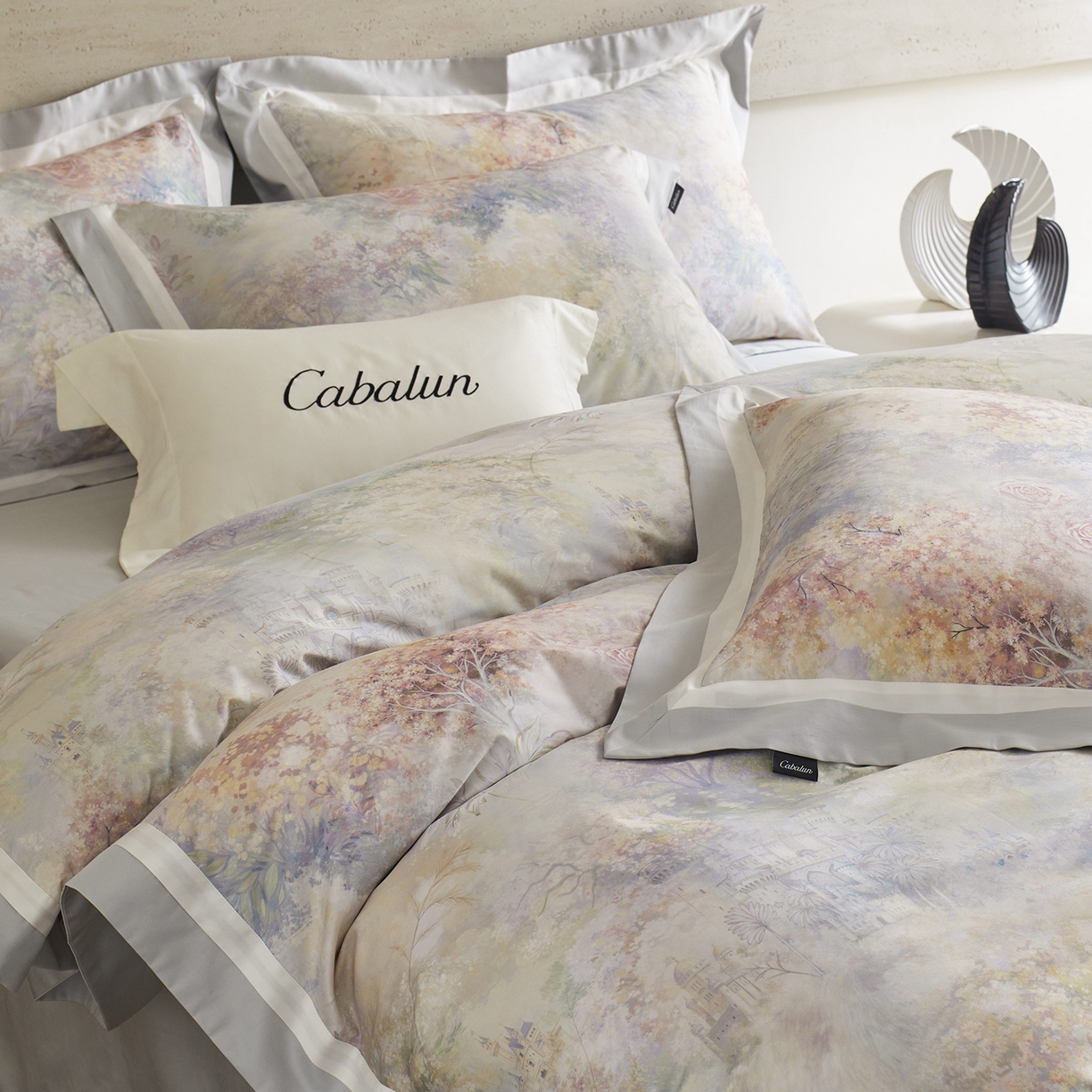 91家纺网 家纺一手货源 找家纺 卡巴伦家纺 2025新款50S超细旦全棉数码印花款四件套（控价298） 花镜-兰