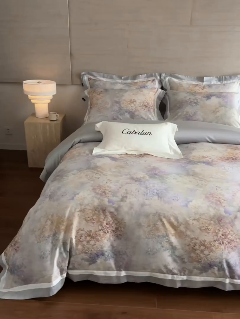 91家纺网 家纺一手货源 找家纺 卡巴伦家纺 2025新款50S超细旦全棉数码印花款四件套（控价298） 花镜-兰