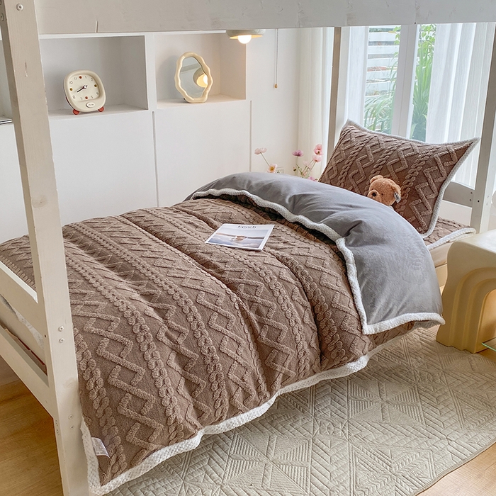 91家纺网 家纺一手货源 找家纺 （总）凌云家纺 2025新品学生宿舍牛奶绒床褥三件套加厚塔芙绒夹棉保暖