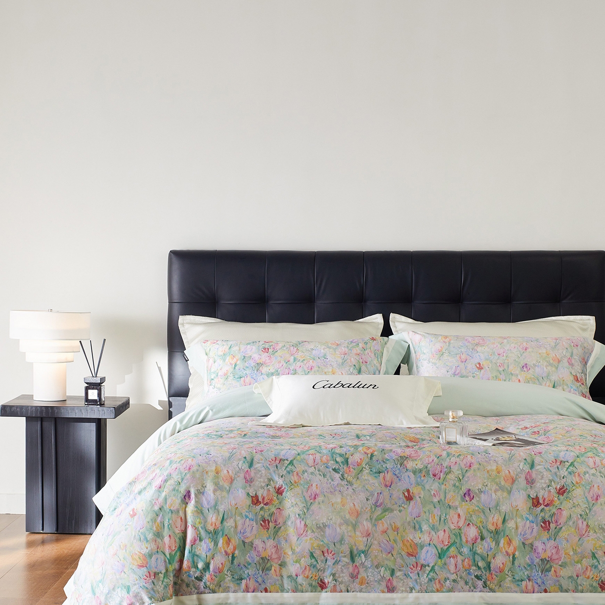 91家纺网 家纺一手货源 找家纺 卡巴伦家纺 2025新款50S超细旦全棉数码印花款四件套（控价298） 漫天花海-绿