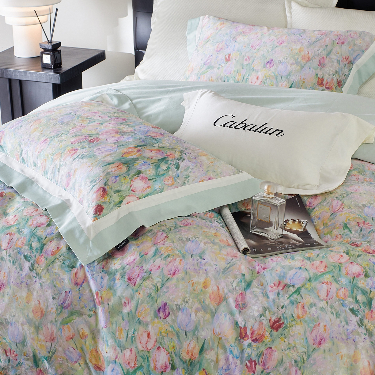 91家纺网 家纺一手货源 找家纺 卡巴伦家纺 2025新款50S超细旦全棉数码印花款四件套（控价298） 漫天花海-绿