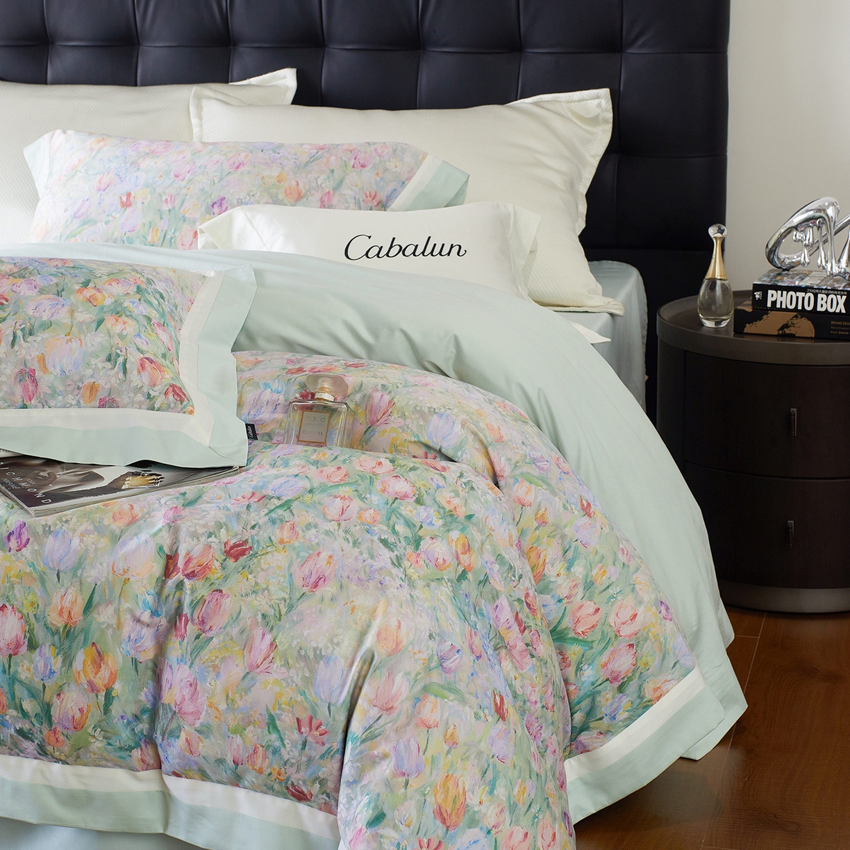 91家纺网 家纺一手货源 找家纺 卡巴伦家纺 2025新款50S超细旦全棉数码印花款四件套（控价298） 漫天花海-绿