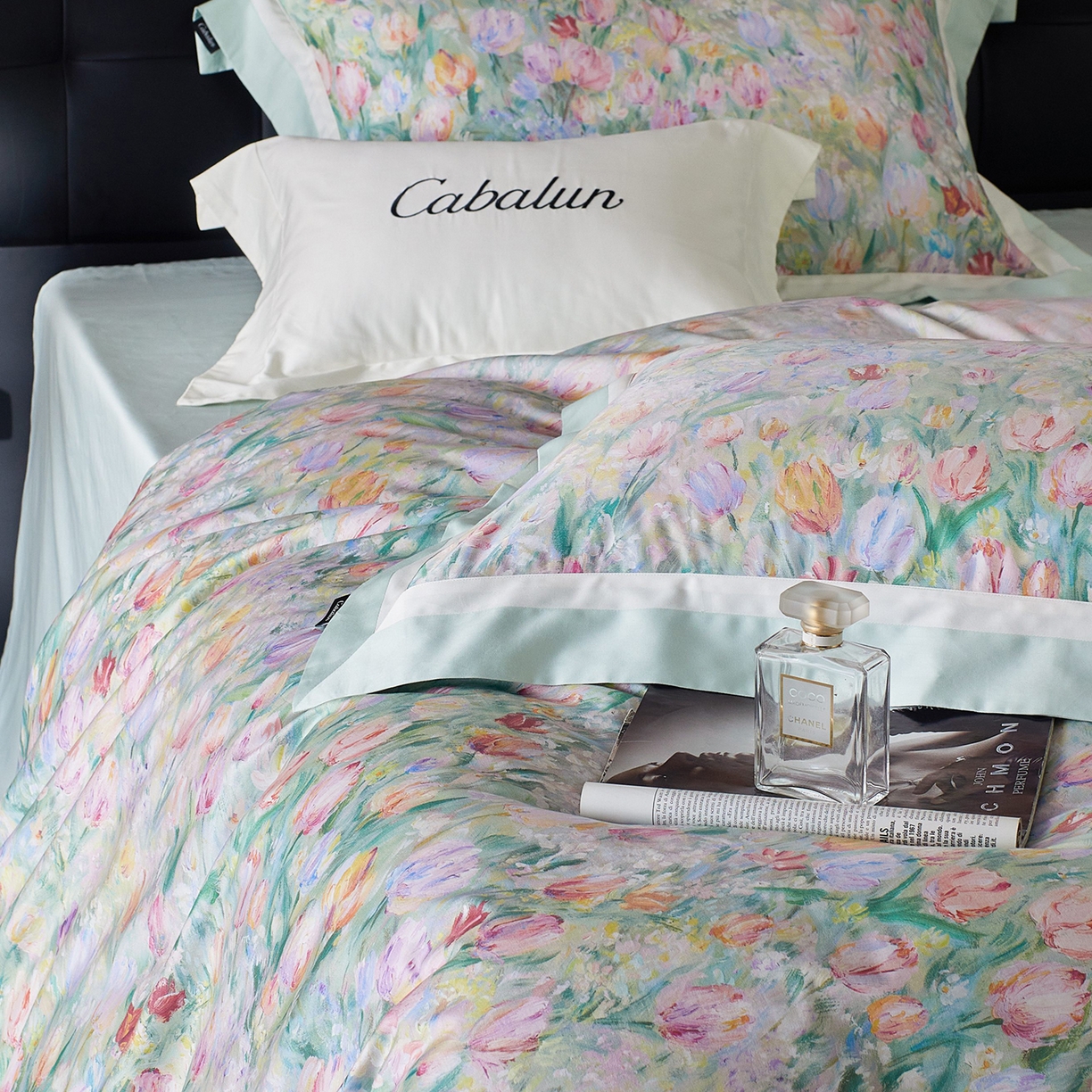 91家纺网 家纺一手货源 找家纺 卡巴伦家纺 2025新款50S超细旦全棉数码印花款四件套（控价298） 漫天花海-绿