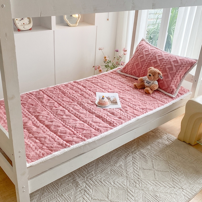 91家纺网 家纺一手货源 找家纺 凌云家纺 2025新品学生宿舍牛奶绒床褥三件套加厚塔芙绒夹棉保暖 粉色