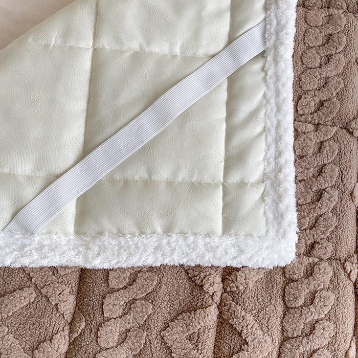 91家纺网 家纺一手货源 找家纺 凌云家纺 2025新品学生宿舍牛奶绒床褥三件套加厚塔芙绒夹棉保暖 卡其