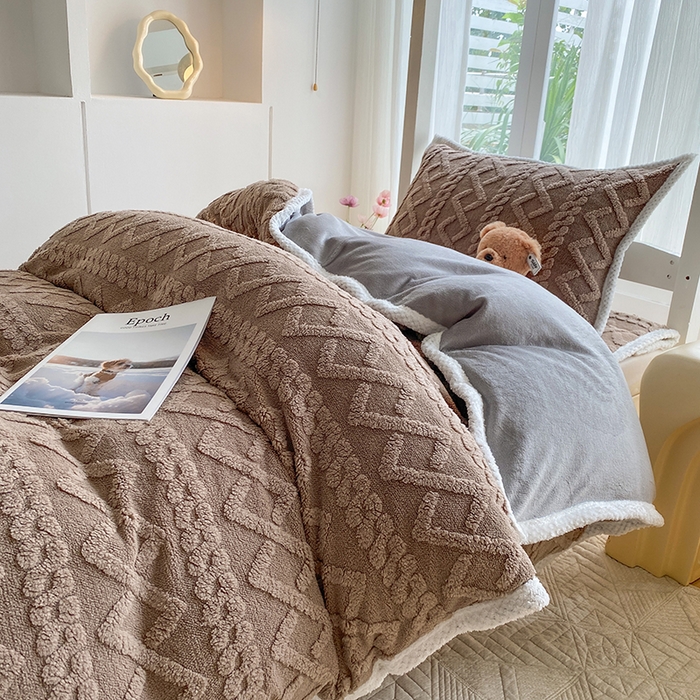 91家纺网 家纺一手货源 找家纺 凌云家纺 2025新品学生宿舍牛奶绒床褥三件套加厚塔芙绒夹棉保暖 卡其