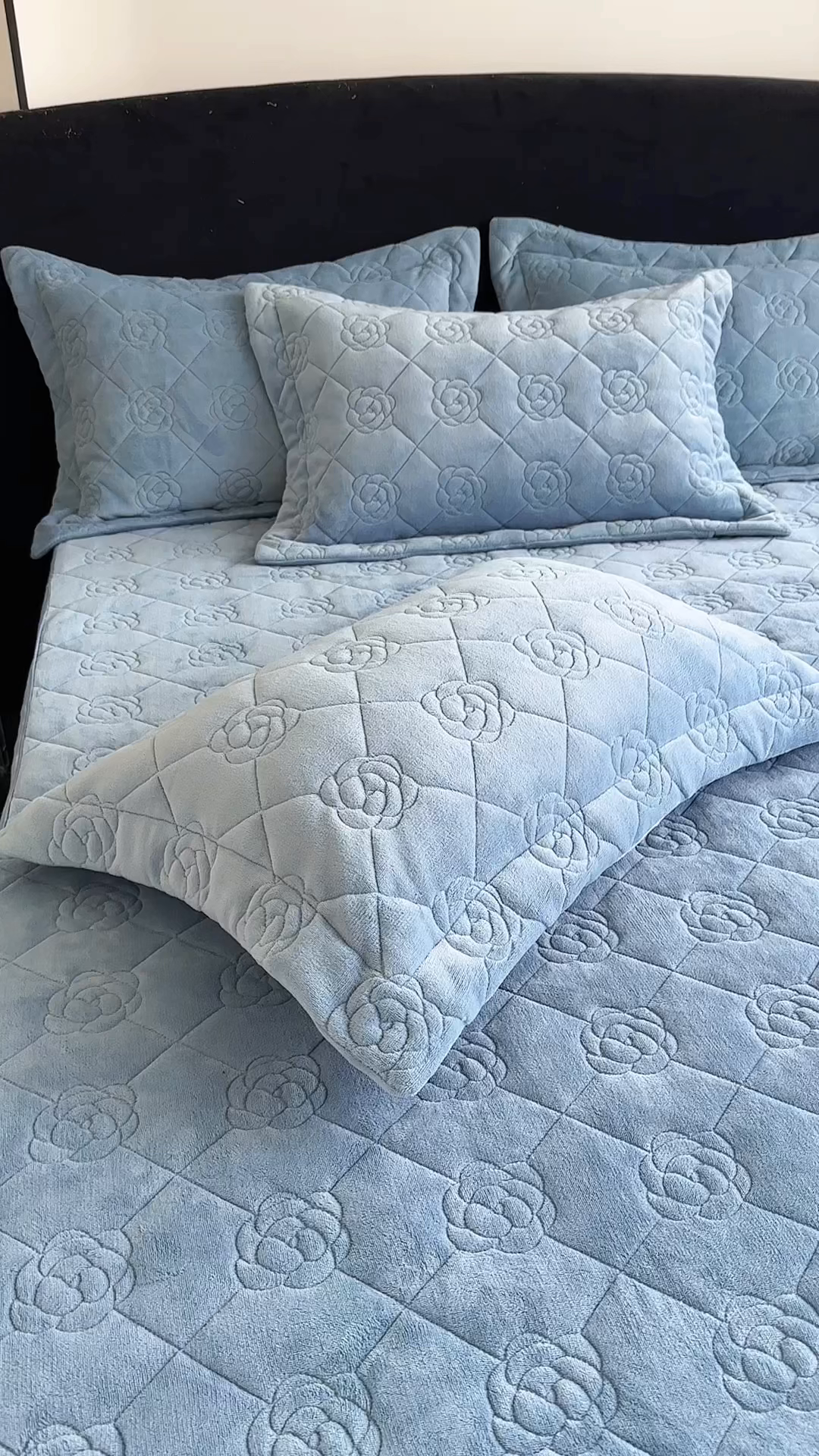 91家纺网 家纺一手货源 找家纺 7V 2025新款牛奶绒床笠 蓝色