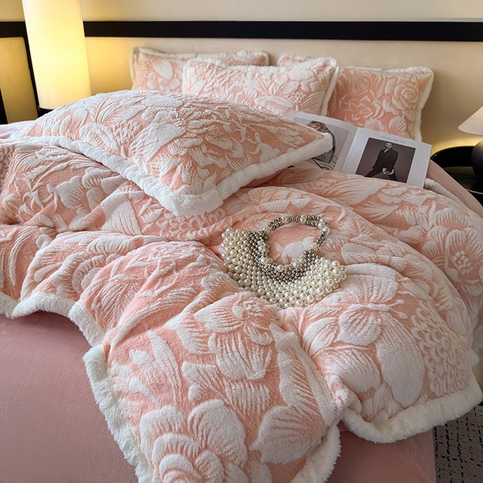 91家纺网 家纺一手货源 找家纺 （总）卡罗兰 2025新款牛奶绒兔毛雕花烂花四件套