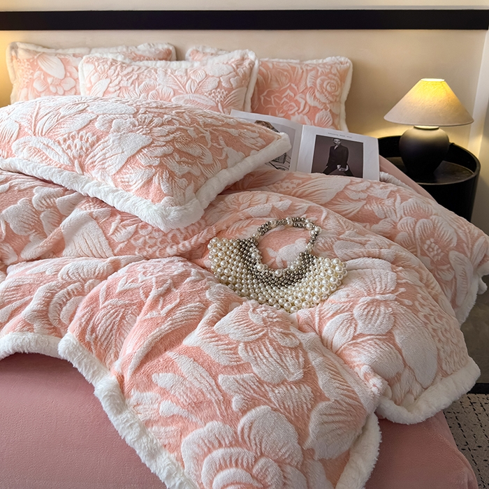 91家纺网 家纺一手货源 找家纺 （总）卡罗兰 2025新款牛奶绒兔毛雕花烂花四件套