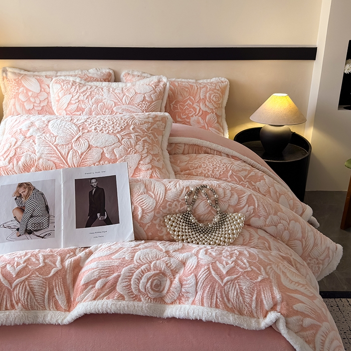 91家纺网 家纺一手货源 找家纺 （总）卡罗兰 2025新款牛奶绒兔毛雕花烂花四件套