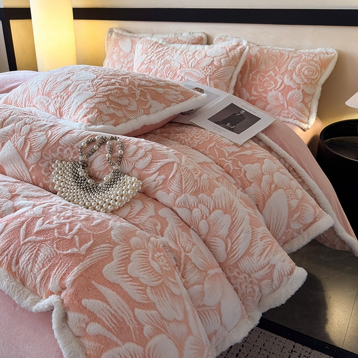 91家纺网 家纺一手货源 找家纺 （总）卡罗兰 2025新款牛奶绒兔毛雕花烂花四件套