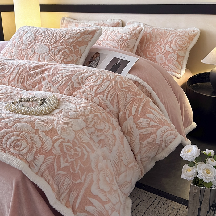 91家纺网 家纺一手货源 找家纺 （总）卡罗兰 2025新款牛奶绒兔毛雕花烂花四件套