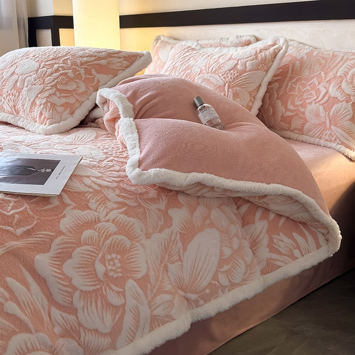 91家纺网 家纺一手货源 找家纺 （总）卡罗兰 2025新款牛奶绒兔毛雕花烂花四件套