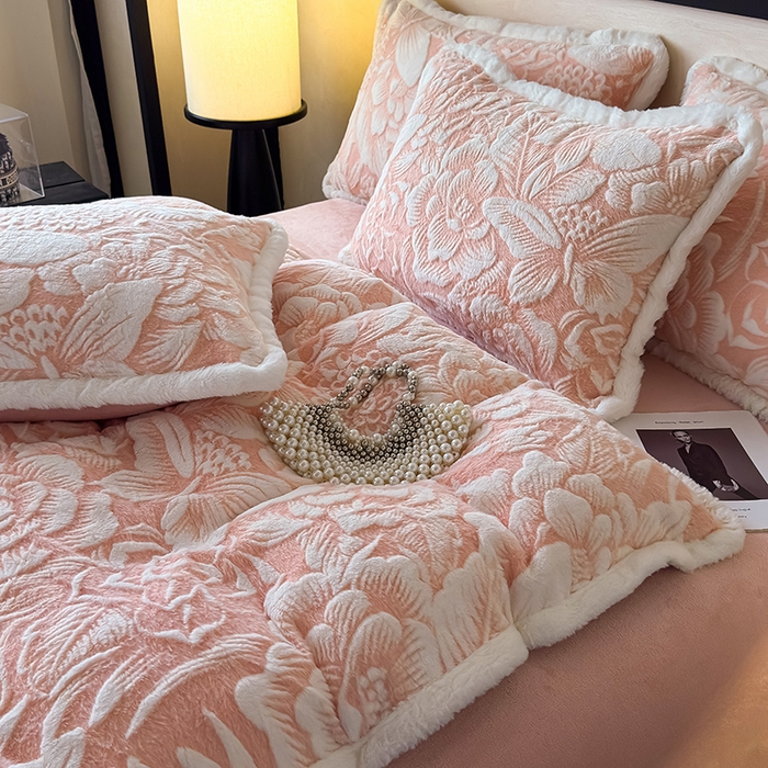 91家纺网 家纺一手货源 找家纺 （总）卡罗兰 2025新款牛奶绒兔毛雕花烂花四件套