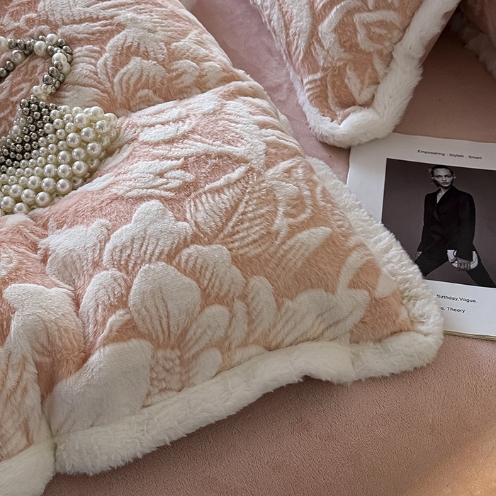 91家纺网 家纺一手货源 找家纺 （总）卡罗兰 2025新款牛奶绒兔毛雕花烂花四件套