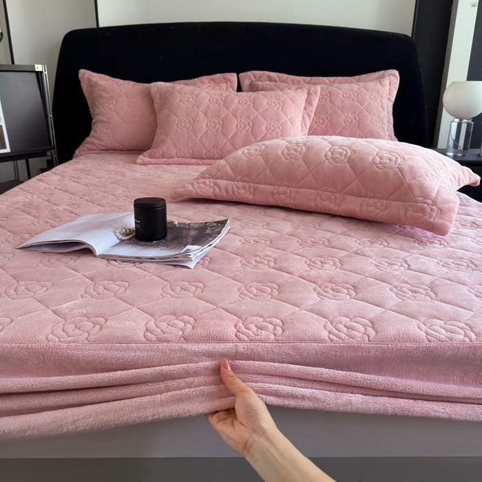 91家纺网 家纺一手货源 找家纺 7V 2025新款牛奶绒床笠 藕粉