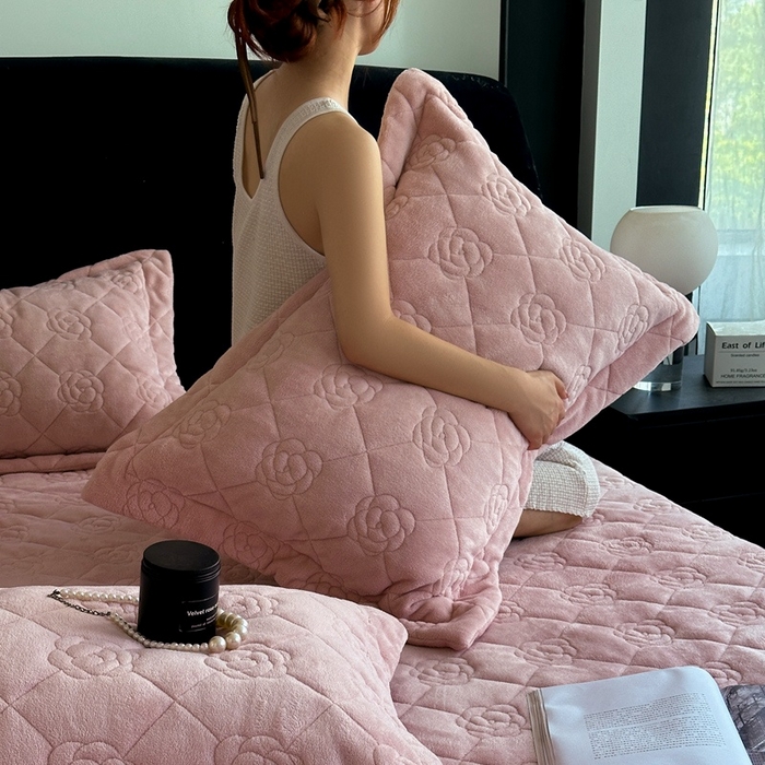 91家纺网 家纺一手货源 找家纺 7V 2025新款牛奶绒床笠 藕粉