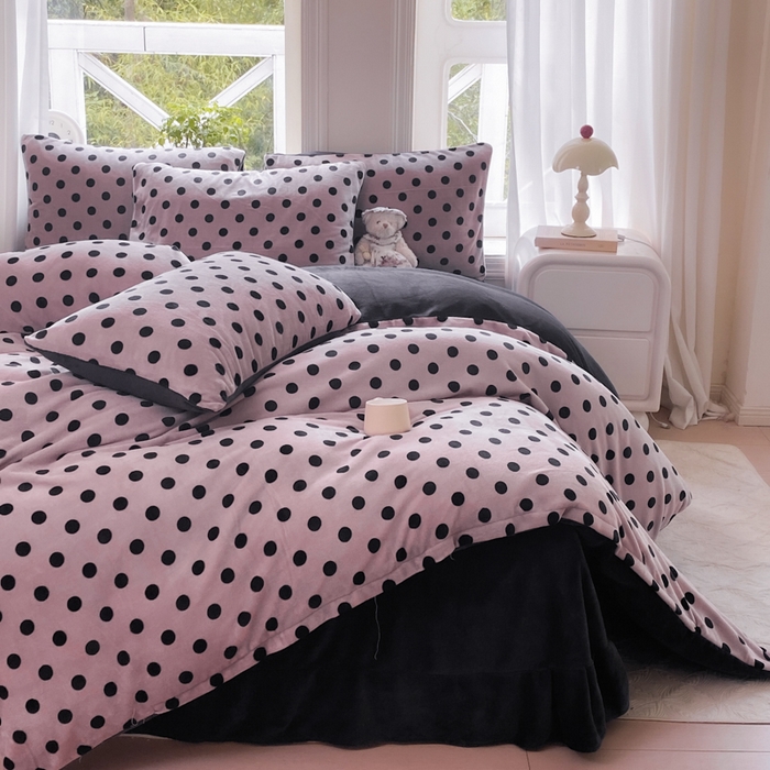 91家纺网 家纺一手货源 找家纺 豫见家纺 2025新款牛奶绒印花四件套 波点时代-紫