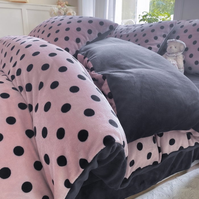 91家纺网 家纺一手货源 找家纺 豫见家纺 2025新款牛奶绒印花四件套 波点时代-紫