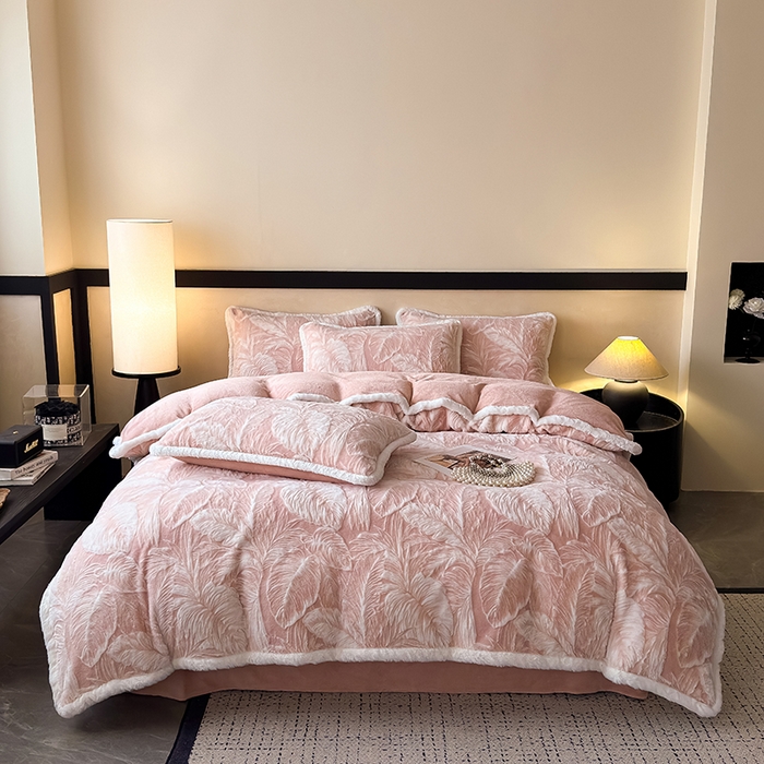 91家纺网 家纺一手货源 找家纺 （总）卡罗兰 2025新款牛奶绒兔毛雕花烂花四件套