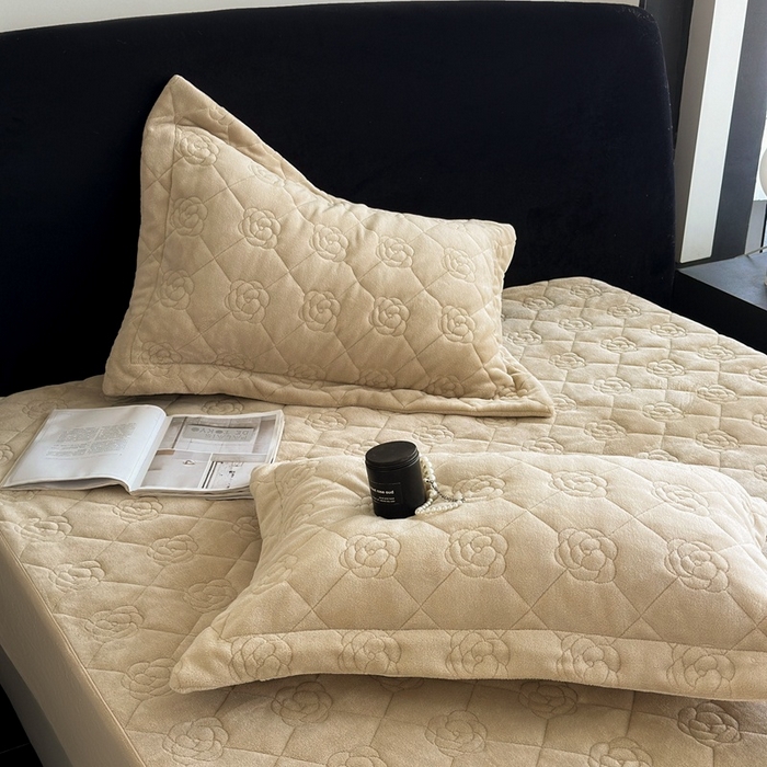 91家纺网 家纺一手货源 找家纺 7V 2025新款牛奶绒床笠 浅驼