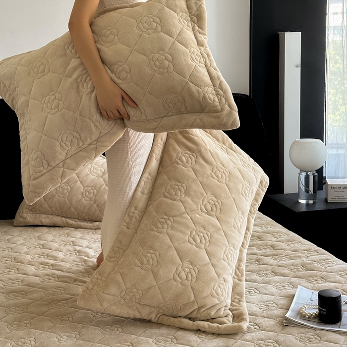 91家纺网 家纺一手货源 找家纺 7V 2025新款牛奶绒床笠 浅驼