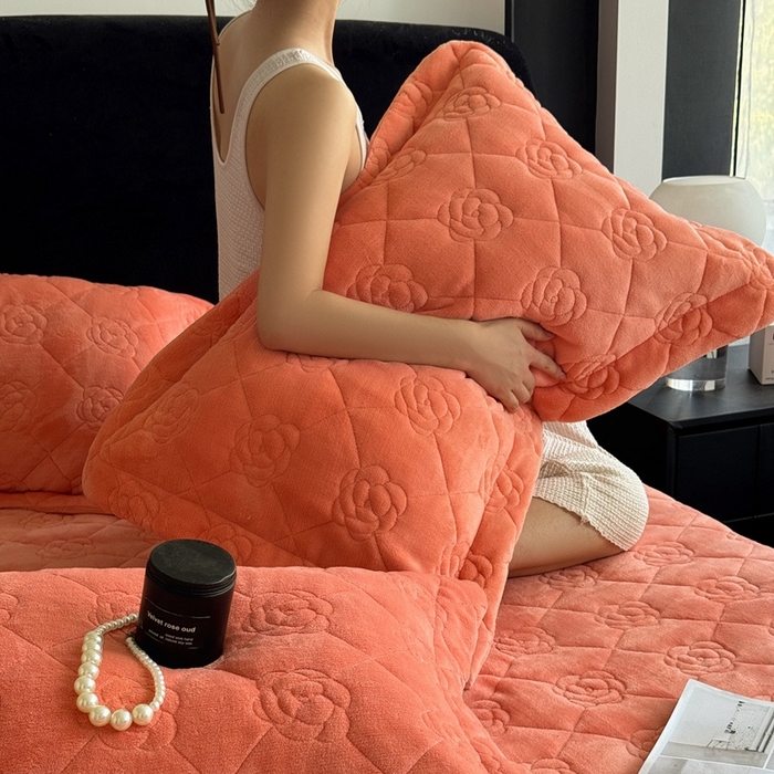 91家纺网 家纺一手货源 找家纺 7V 2025新款牛奶绒床笠 奶桔