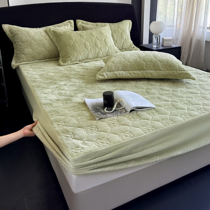 91家纺网 家纺一手货源 找家纺 7V 2025新款牛奶绒床笠 灰绿