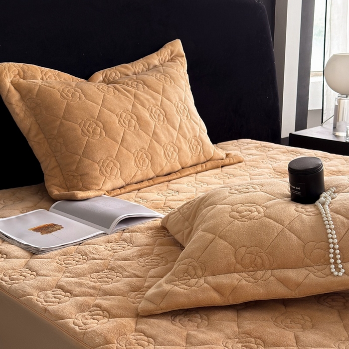 91家纺网 家纺一手货源 找家纺 7V 2025新款牛奶绒床笠 浅棕