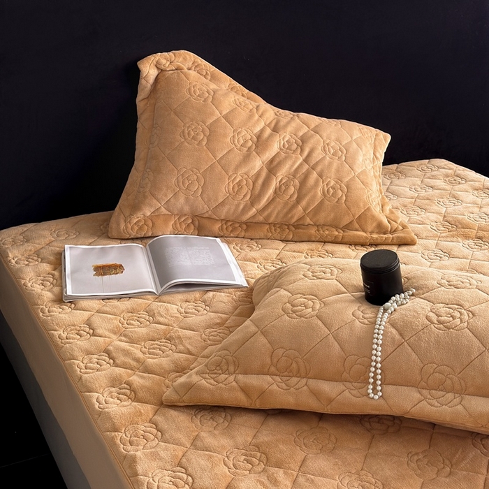 91家纺网 家纺一手货源 找家纺 7V 2025新款牛奶绒床笠 浅棕