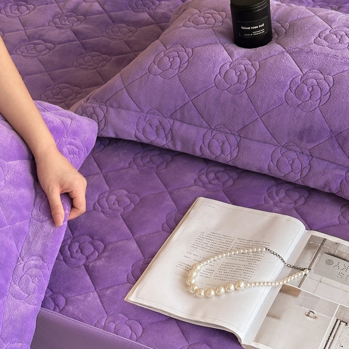 91家纺网 家纺一手货源 找家纺 7V 2025新款牛奶绒床笠 魅紫