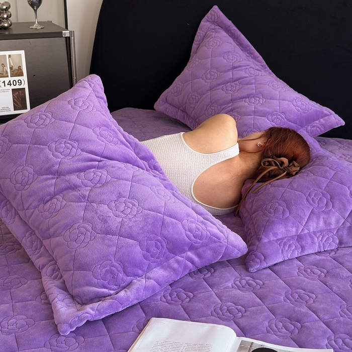 91家纺网 家纺一手货源 找家纺 7V 2025新款牛奶绒床笠 魅紫