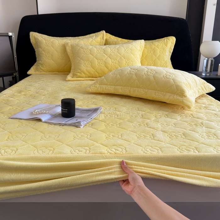 91家纺网 家纺一手货源 找家纺 7V 2025新款牛奶绒床笠 嫩黄