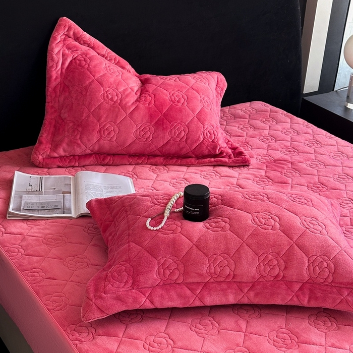 91家纺网 家纺一手货源 找家纺 7V 2025新款牛奶绒床笠 豆沙