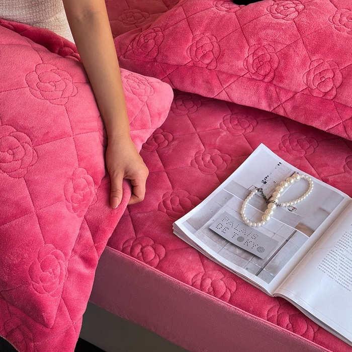 91家纺网 家纺一手货源 找家纺 7V 2025新款牛奶绒床笠 豆沙