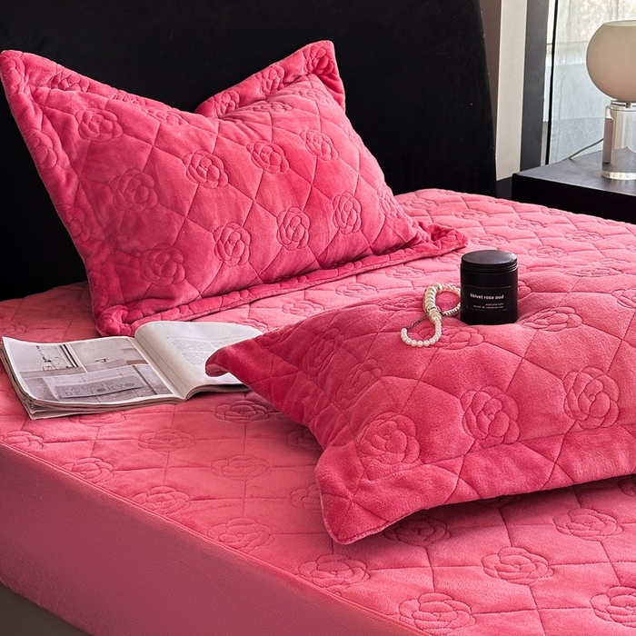 91家纺网 家纺一手货源 找家纺 7V 2025新款牛奶绒床笠 豆沙