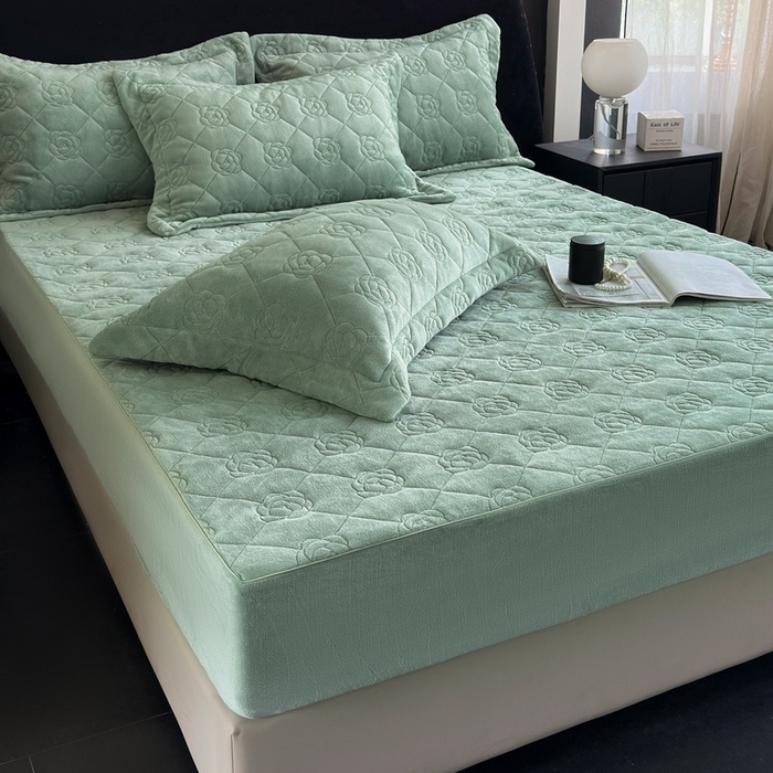 91家纺网 家纺一手货源 找家纺 7V 2025新款牛奶绒床笠 雾绿