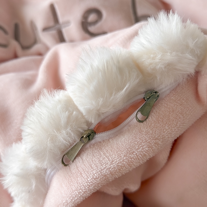 91家纺网 家纺一手货源 找家纺 卡罗兰 2025新款牛奶绒兔毛绣花四件套 波斯猫-粉