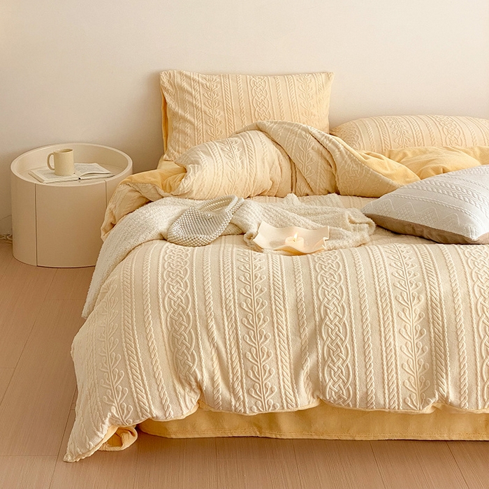 91家纺网 家纺一手货源 找家纺 良品汇馆 2025【牛奶毛绒套件加厚提花】冬季套件加厚烂花保暖提花床品 花枝-奶黄