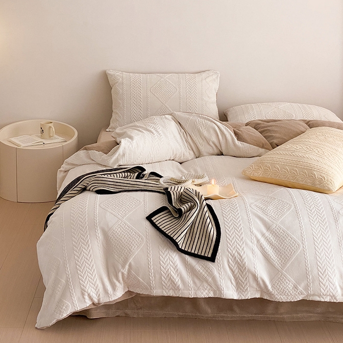 良品汇馆 2025【牛奶毛绒套件加厚提花】冬季套件加厚烂花保暖提花床品 菱形格-白