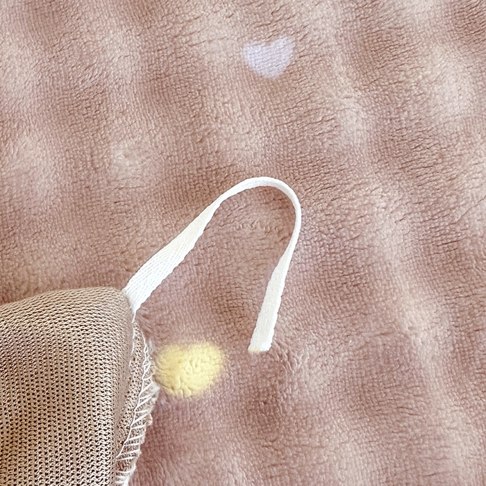 91家纺网 家纺一手货源 找家纺 富缦庭 2025新款泡泡牛奶绒床盖款四件套 草莓兔