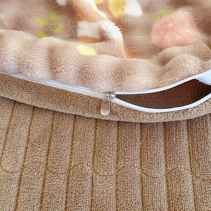 91家纺网 家纺一手货源 找家纺 富缦庭 2025新款泡泡牛奶绒床盖款四件套 草莓兔