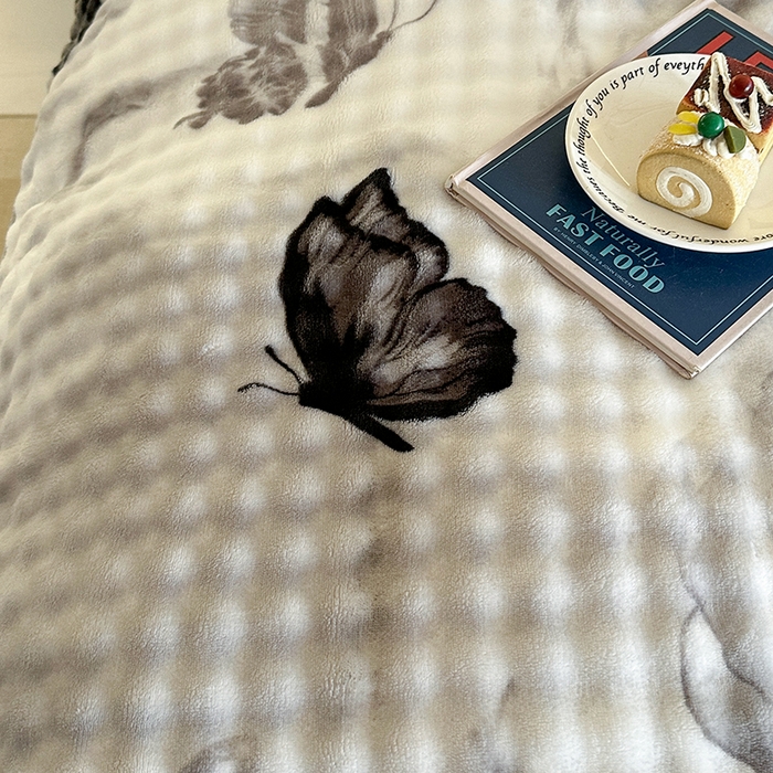 91家纺网 家纺一手货源 找家纺 富缦庭 2025新款泡泡牛奶绒床盖款四件套 蝴蝶花开