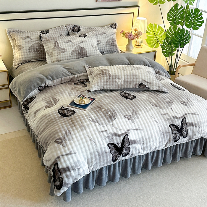 91家纺网 家纺一手货源 找家纺 富缦庭 2025新款泡泡牛奶绒床盖款四件套 蝴蝶花开