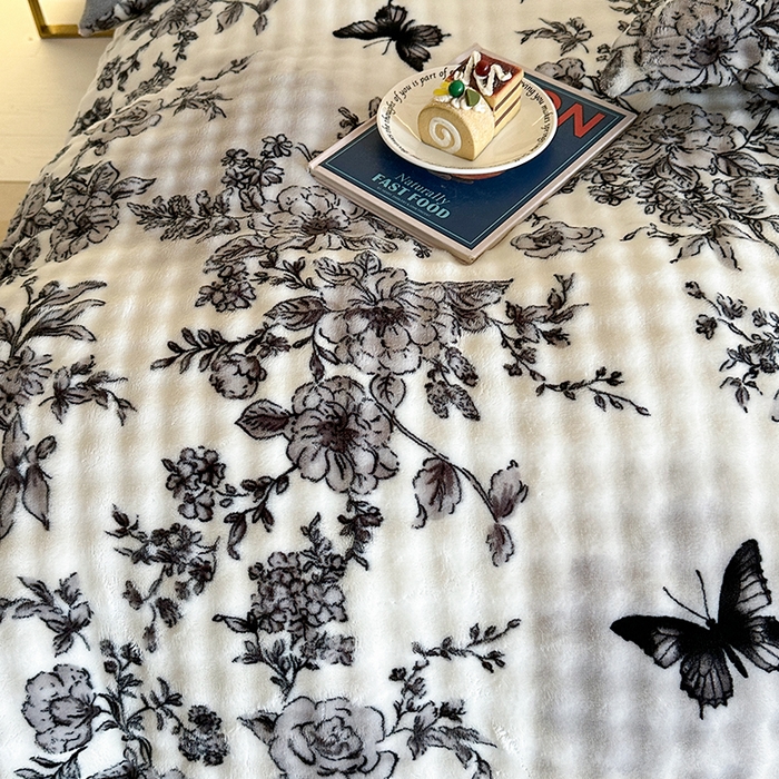 91家纺网 家纺一手货源 找家纺 富缦庭 2025新款泡泡牛奶绒床盖款四件套 花蝶情缘