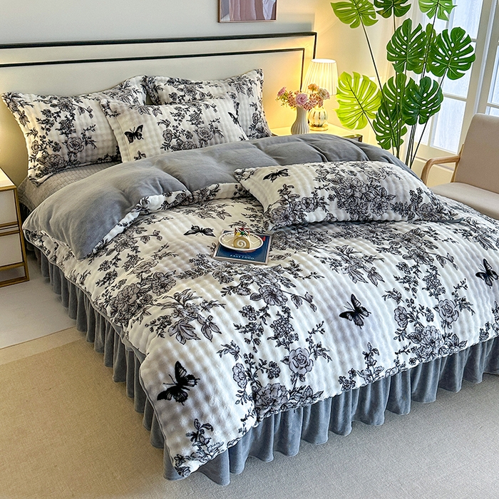 富缦庭 2025新款泡泡牛奶绒床盖款四件套 花蝶情缘