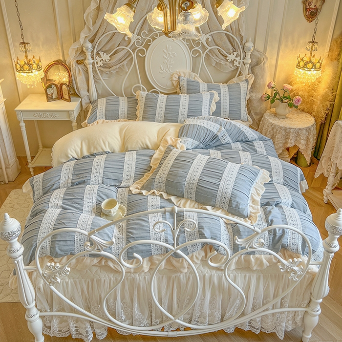 91家纺网 家纺一手货源 找家纺 网红馆（ck家纺） 2025新款色织提花牛奶绒床裙四件套-洛丽塔系列 洛丽塔-蓝色